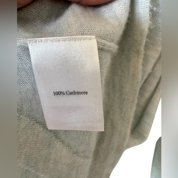 Pure Collection Cashmere V-Neck Sweater in Heather Dove Gray Size 6 - Picture 12 of 14